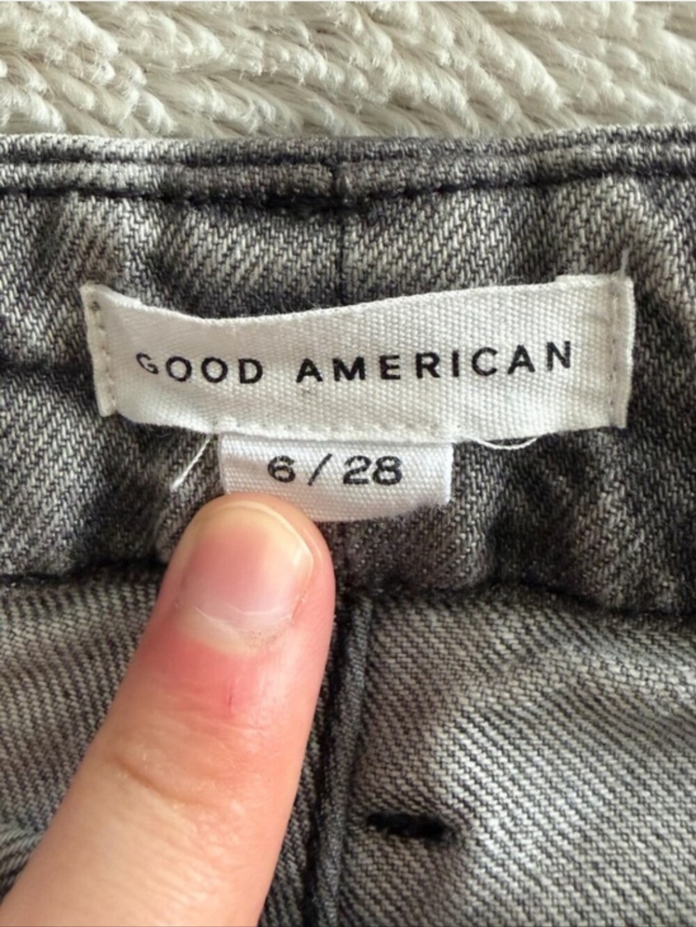 Good American Jeans - Picture 5 of 8